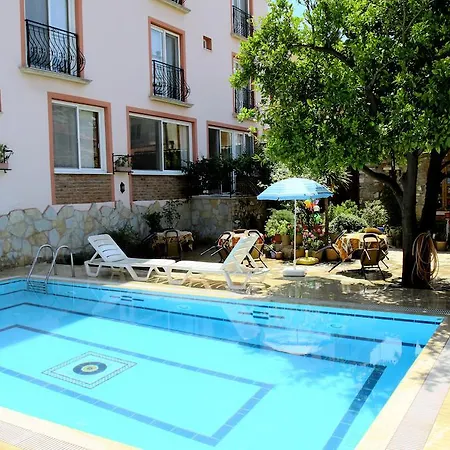 纳扎尔酒店 塞尔丘克