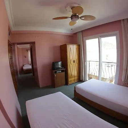 纳扎尔酒店 塞尔丘克